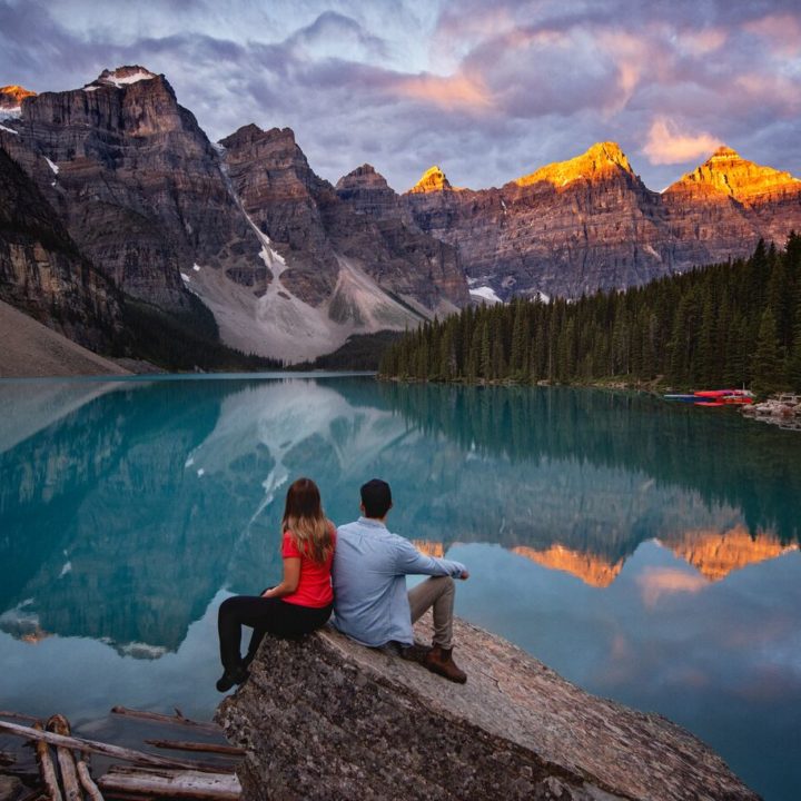 Travel buddies on a Canadian Rockies tour